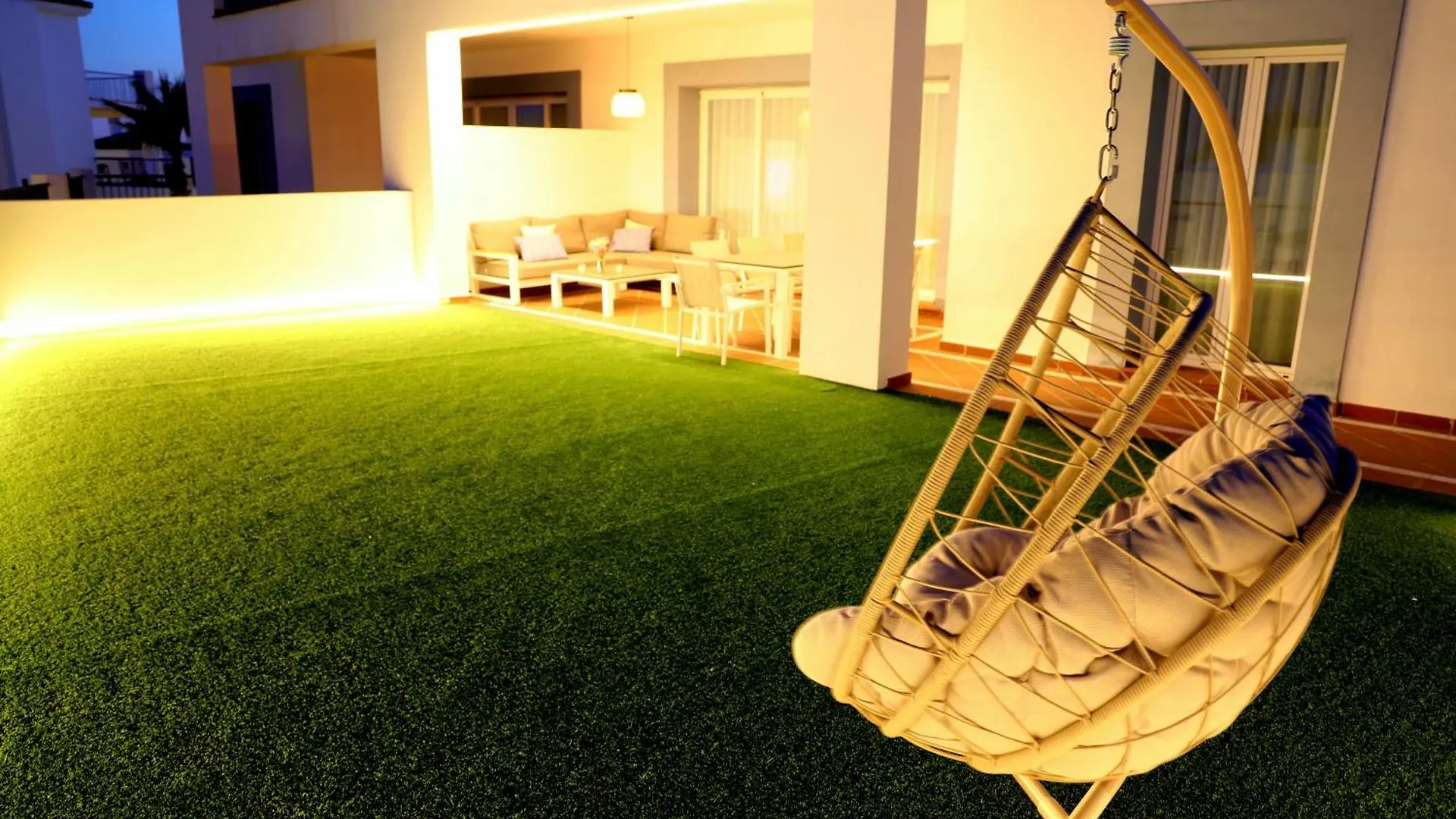 Apartment Modern Three Bedroom Apart- 6 Pools- Gym -Sun 482 Estepona