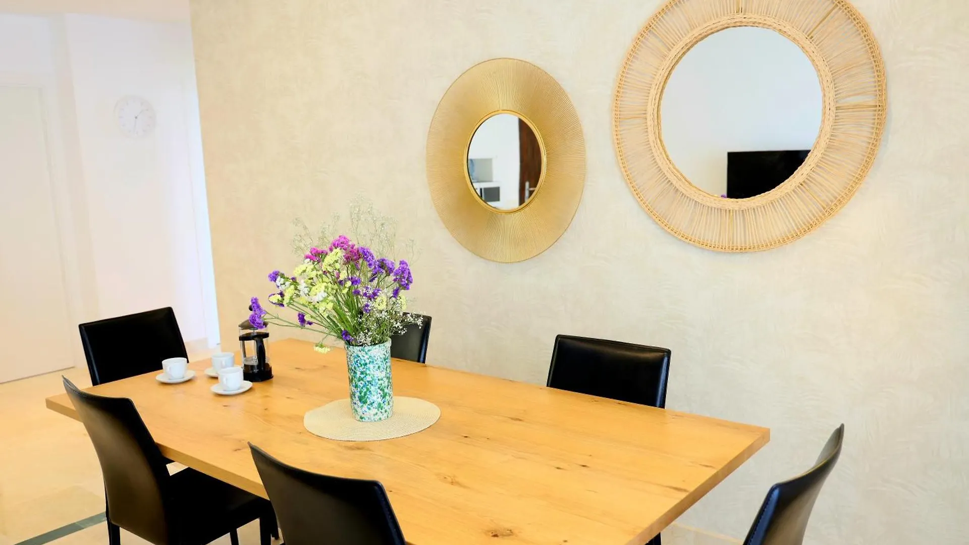 Apartment Modern Three Bedroom Apart- 6 Pools- Gym -Sun 482 Estepona